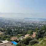 Hauteurs De Toulon : Charmant Studio Piscine