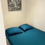 Hauteurs De Toulon : Charmant Studio Piscine